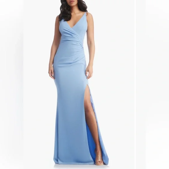 open lace back dress Jordan Metallic Gown – Dress the Population main image 0